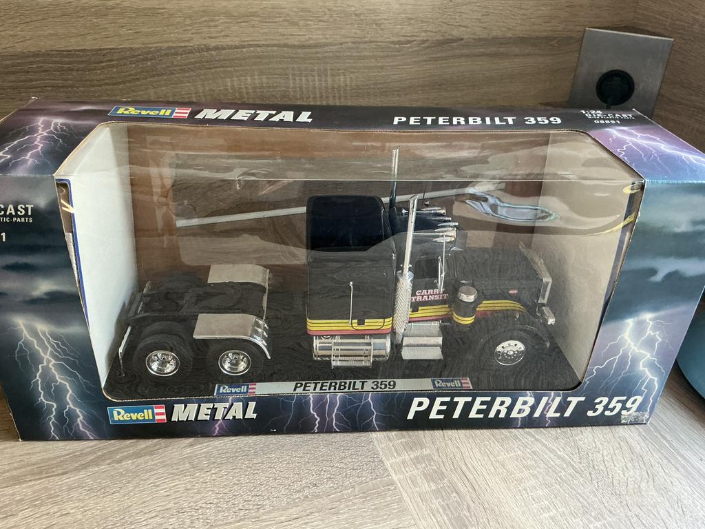 Pieter bilt 359 revell, Ophalen of Verzenden, Zo goed als nieuw, Bus of Vrachtwagen, Revell