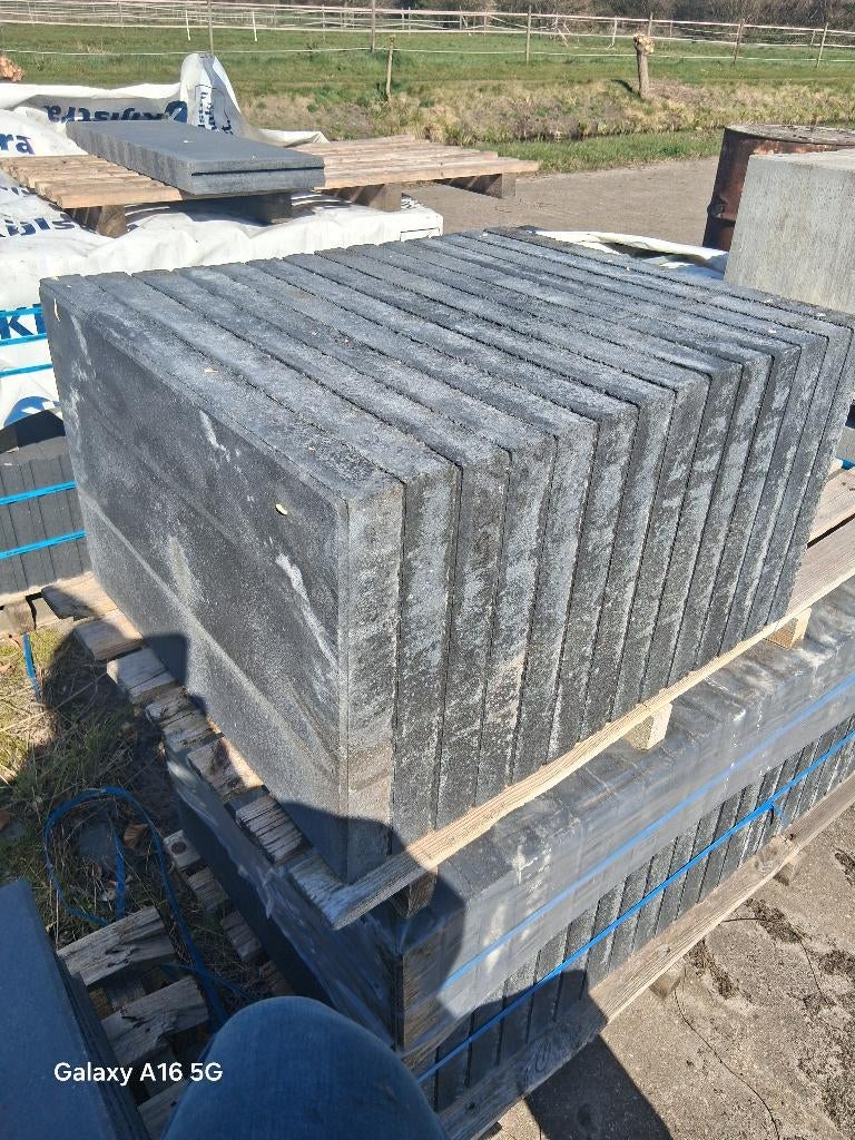 Tegels  30x15 / 30x30/40x60/50x50, Ophalen, Gebruikt, Beton, Terrastegels