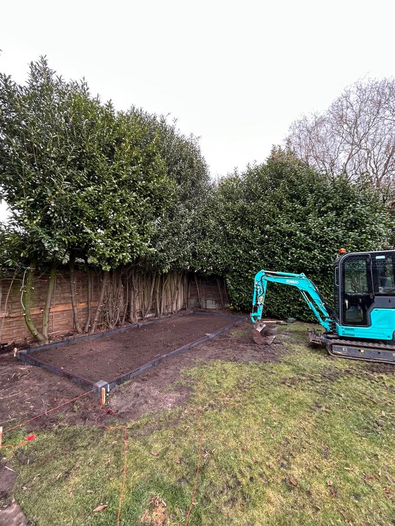 Graafwerkzaamheden / Minikraan met machinist aangeboden, Tuinonderhoud of Snoeiwerk