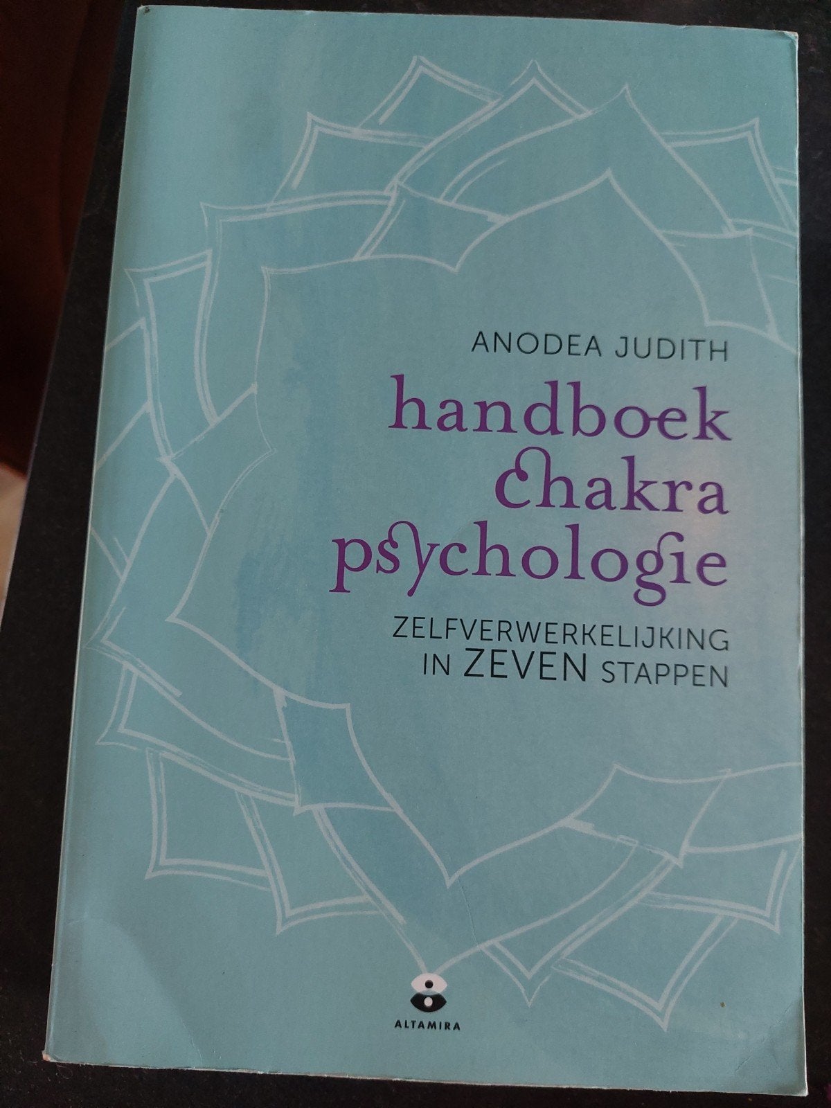 Handboek Chakra Psychologie - Anodea Judith, Ophalen of Verzenden, Gelezen, Overige onderwerpen, Anodea Judith