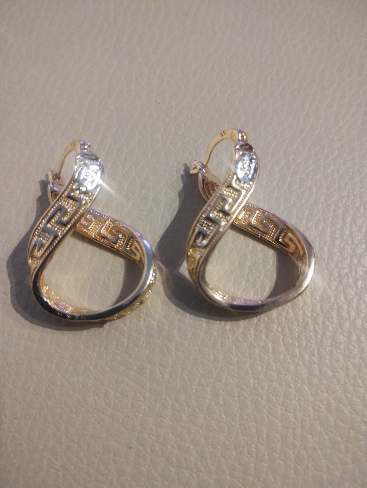 Oorbellen Versace, Ophalen of Verzenden, Nieuw, Goud, Hangers