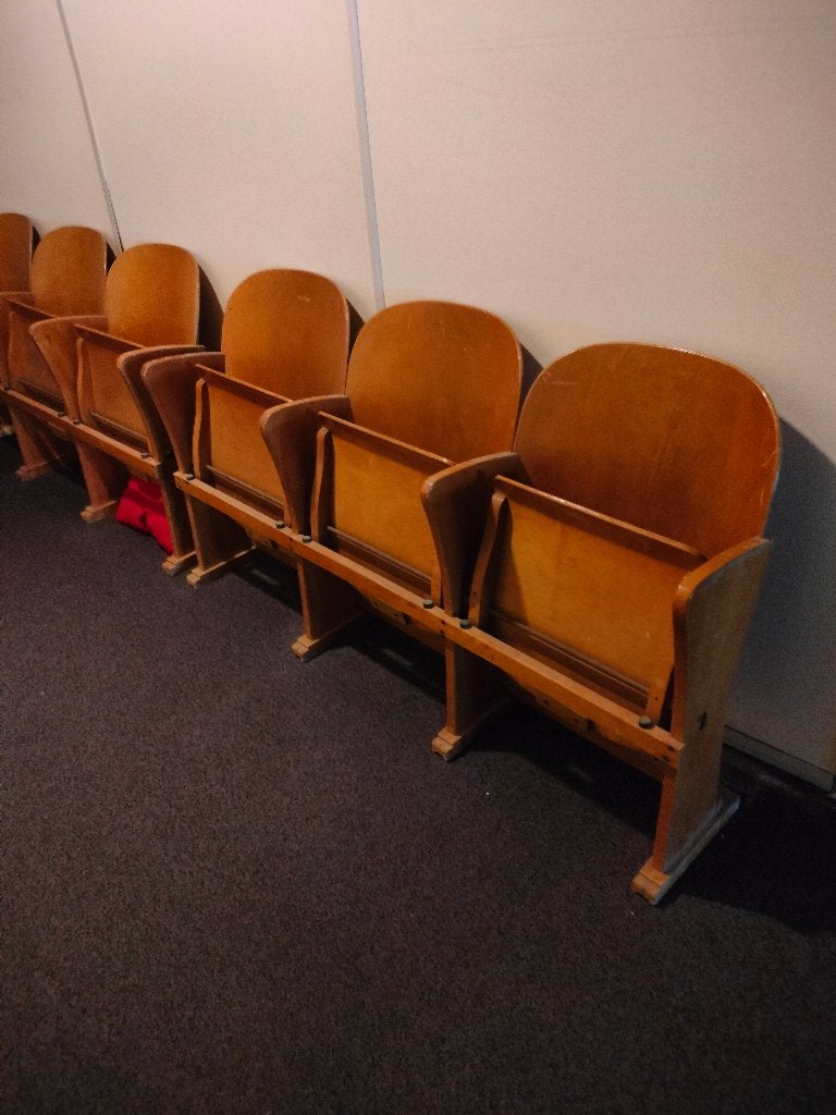 Vintage  theaterstoelen, Ophalen