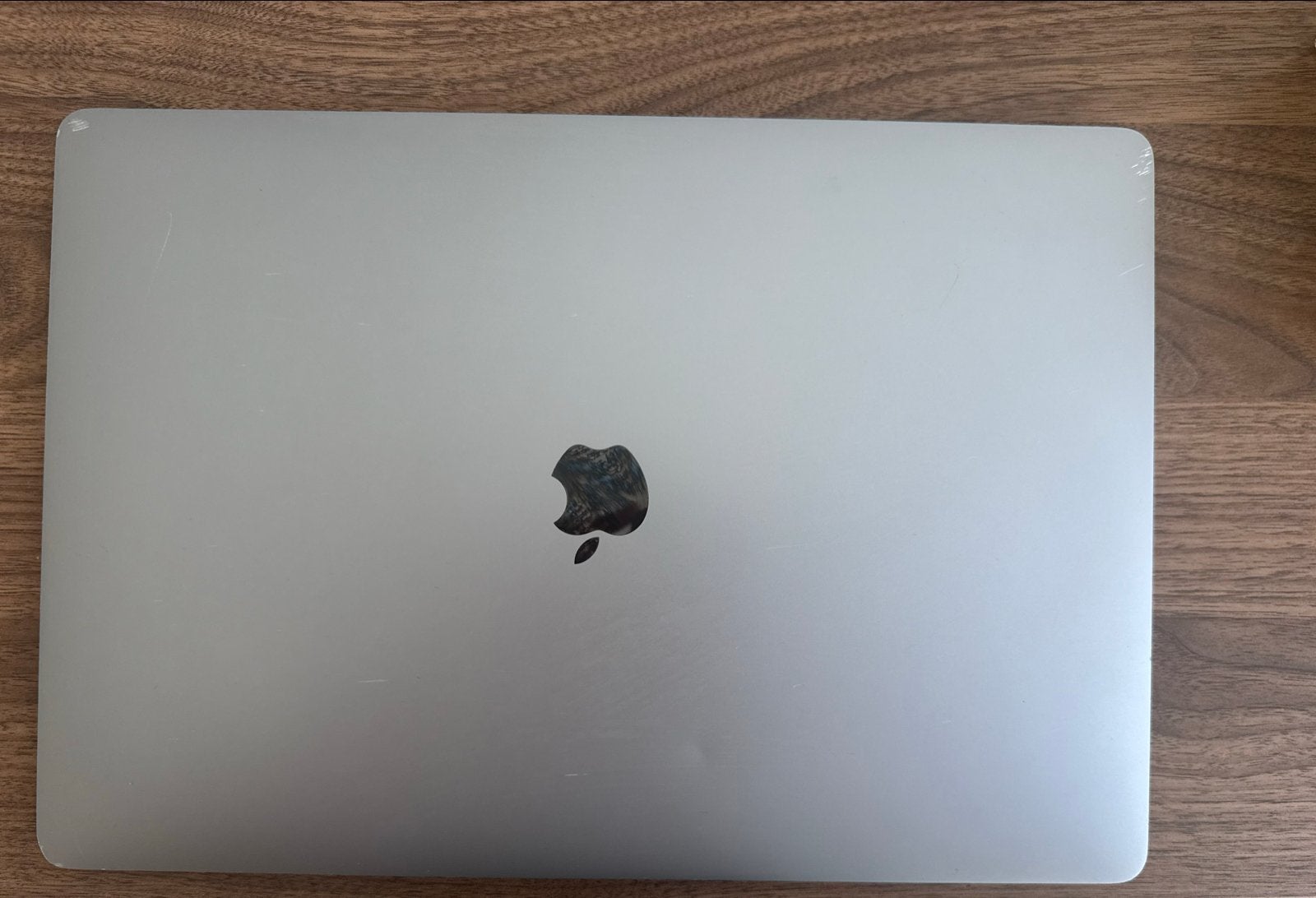 MacBook Pro 16 inch - Gebruikt met lichte schade plekjes, Gebruikt, 8 GB, Onbekend, Ophalen
