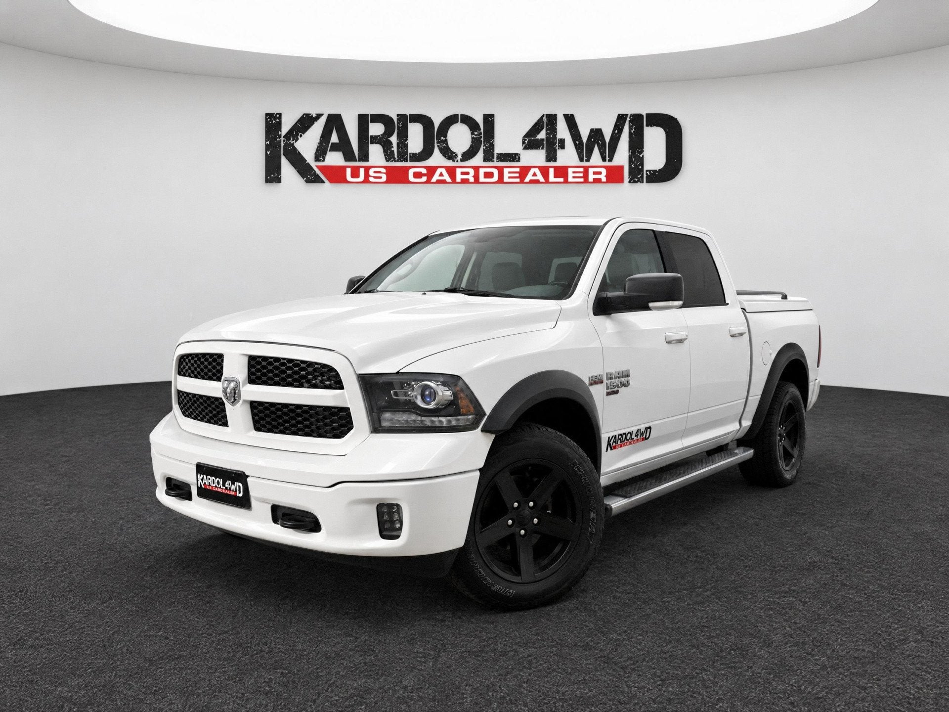 Dodge Ram 1500 5.7 V8 4x4 Quad Cab 6'4 Laramie | Tonneau cov, Automaat, 2706 kg, Gebruikt, 5654 cc