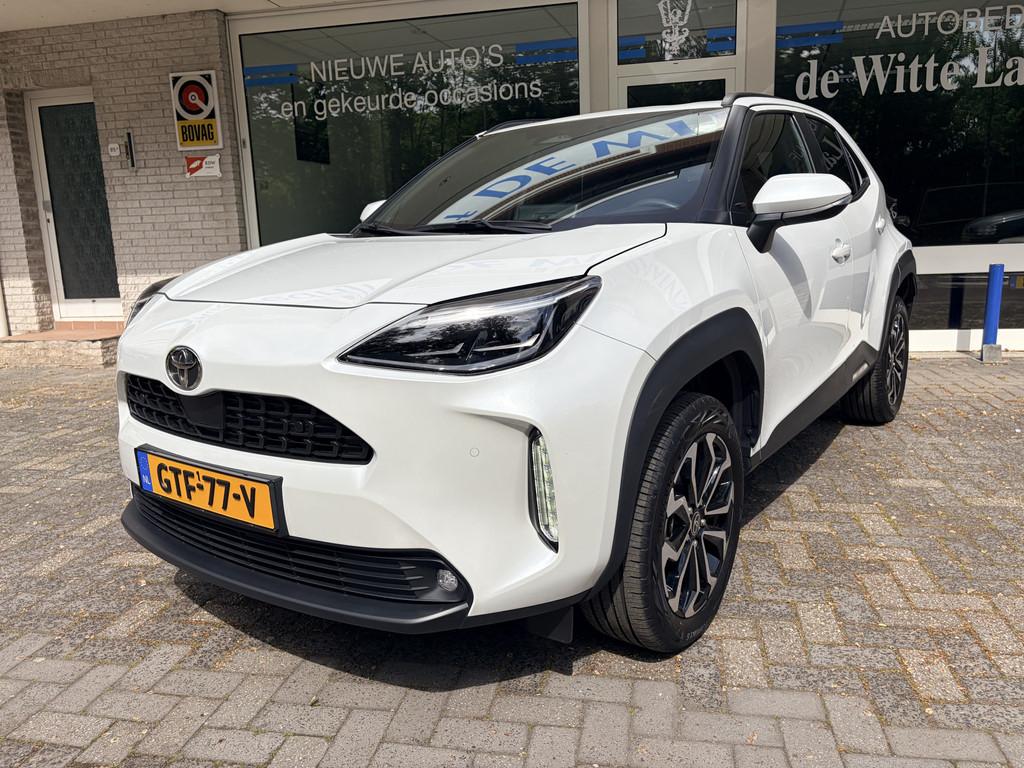 Toyota Yaris Cross 1.5 Hybrid 130 Executive Keyless entry+st, Gebruikt, Leder en Stof, Wit, 1490 cc