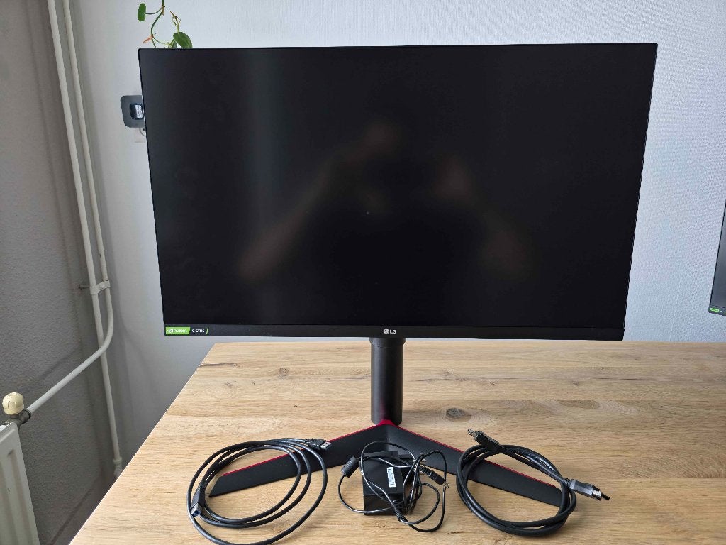 LG UltraGear 27GL83A-B | 2560x1440 @ 144Hz | IPS | 1ms, IPS, 101 t/m 150 Hz, Minder dan 1 ms, Zo goed als nieuw