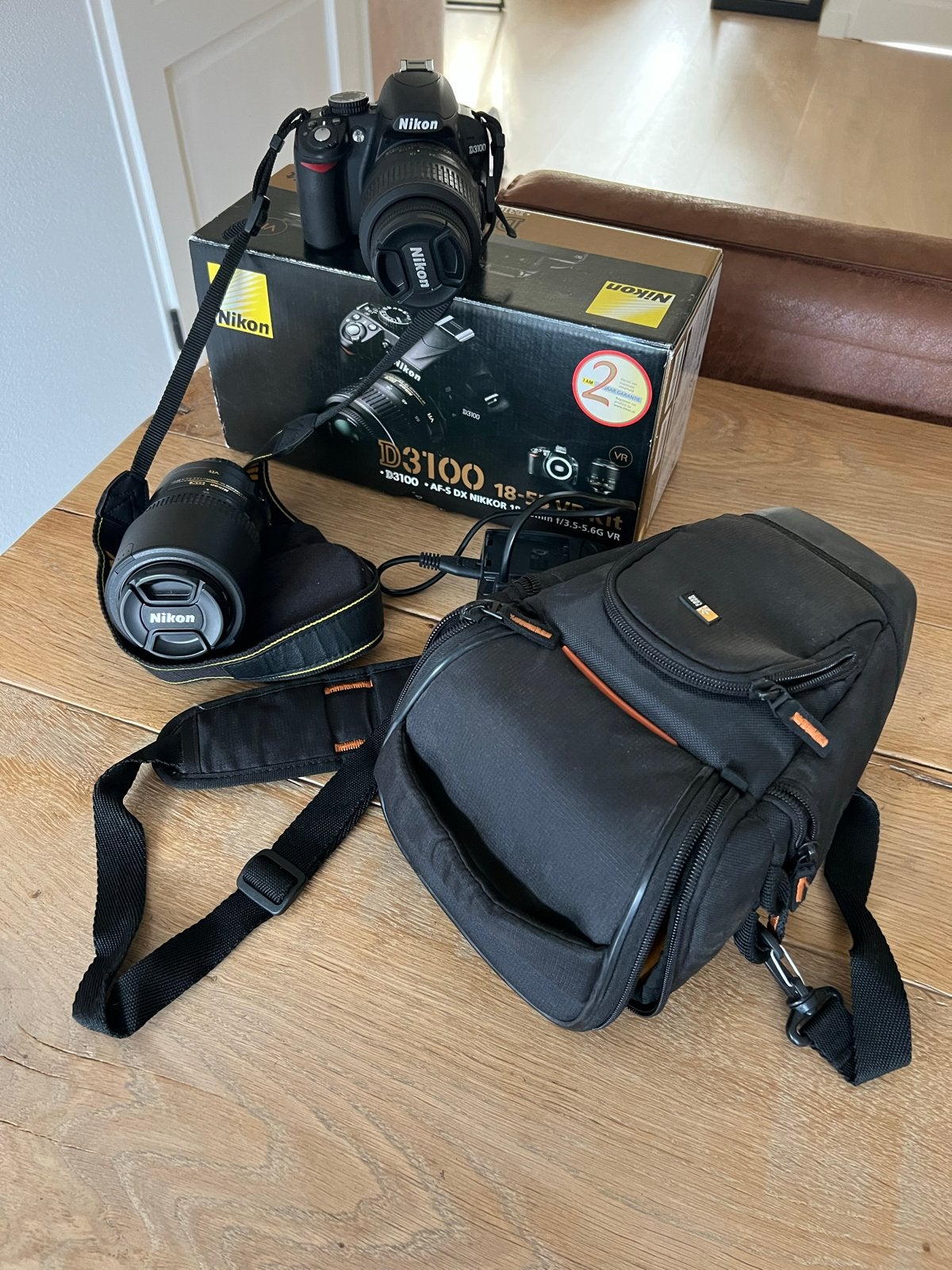 Nikon D3100 spiegelreflexcamera met 2 lenzen en tas, Spiegelreflex, Beeldstabilisatie, Ophalen of Verzenden, Zo goed als nieuw