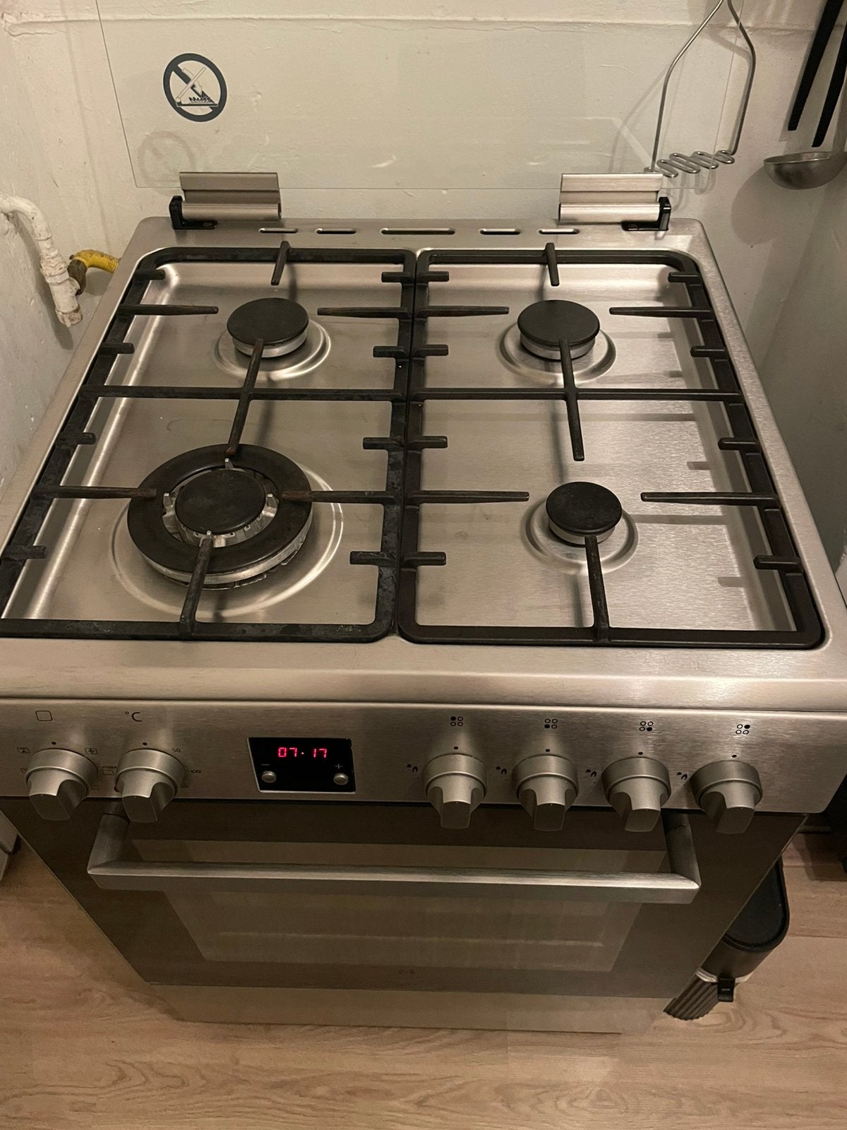 Etna gasfornuis met hete lucht oven 60 cm, Witgoed en Apparatuur, Fornuizen, Hete lucht, Zo goed als nieuw, Gas, 85 tot 90 cm