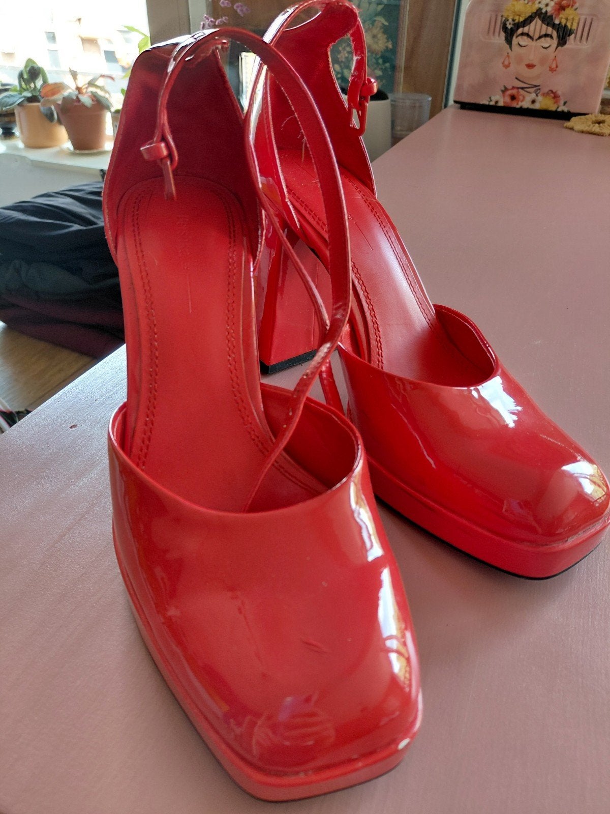 Bershka rode lakleren plateauhakken maat 39, Zo goed als nieuw, Schoenen met hoge hakken, Rood, Bershka