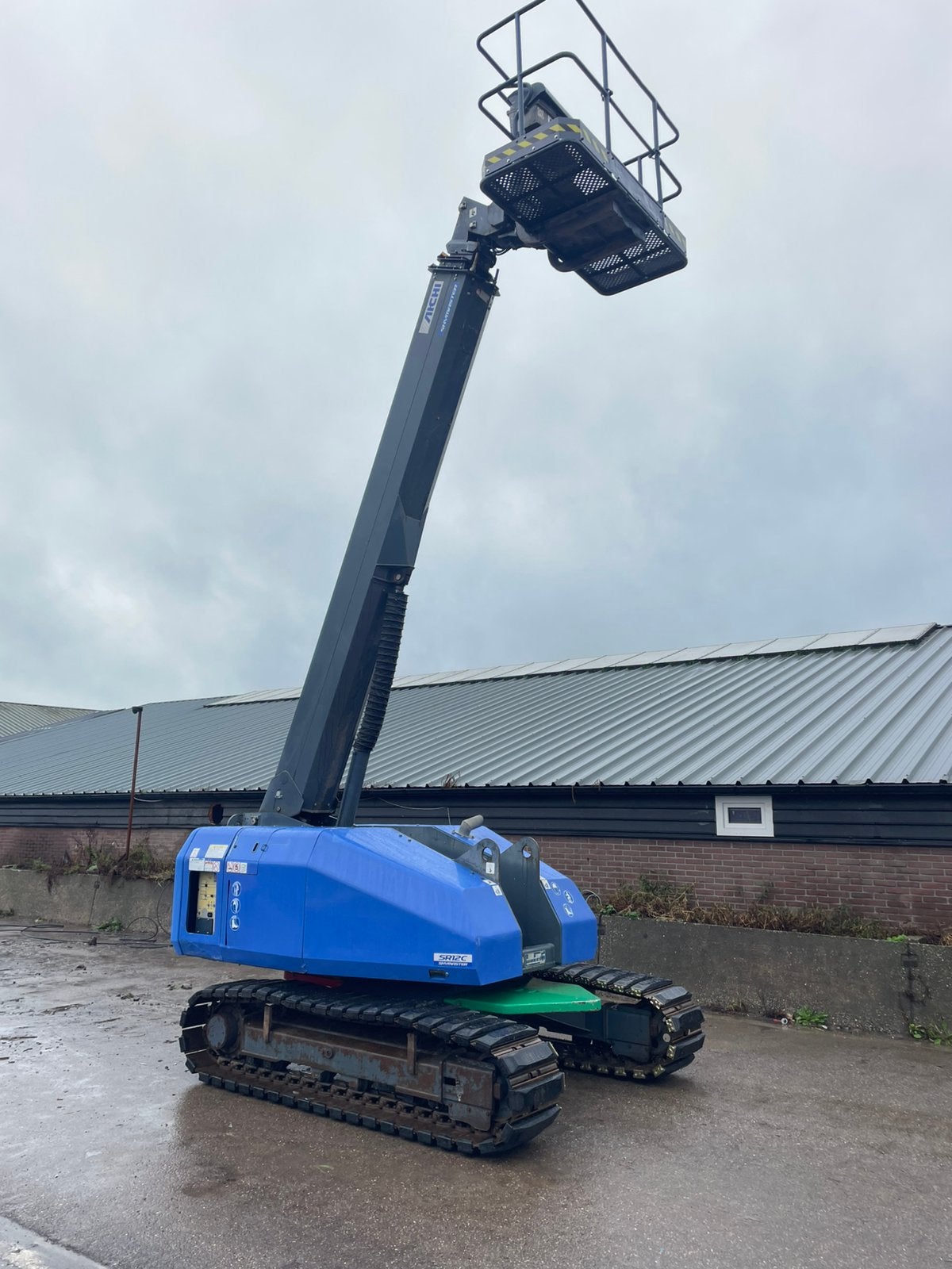 Aichi sr12csm rups telescoop hoogwerker, Ophalen