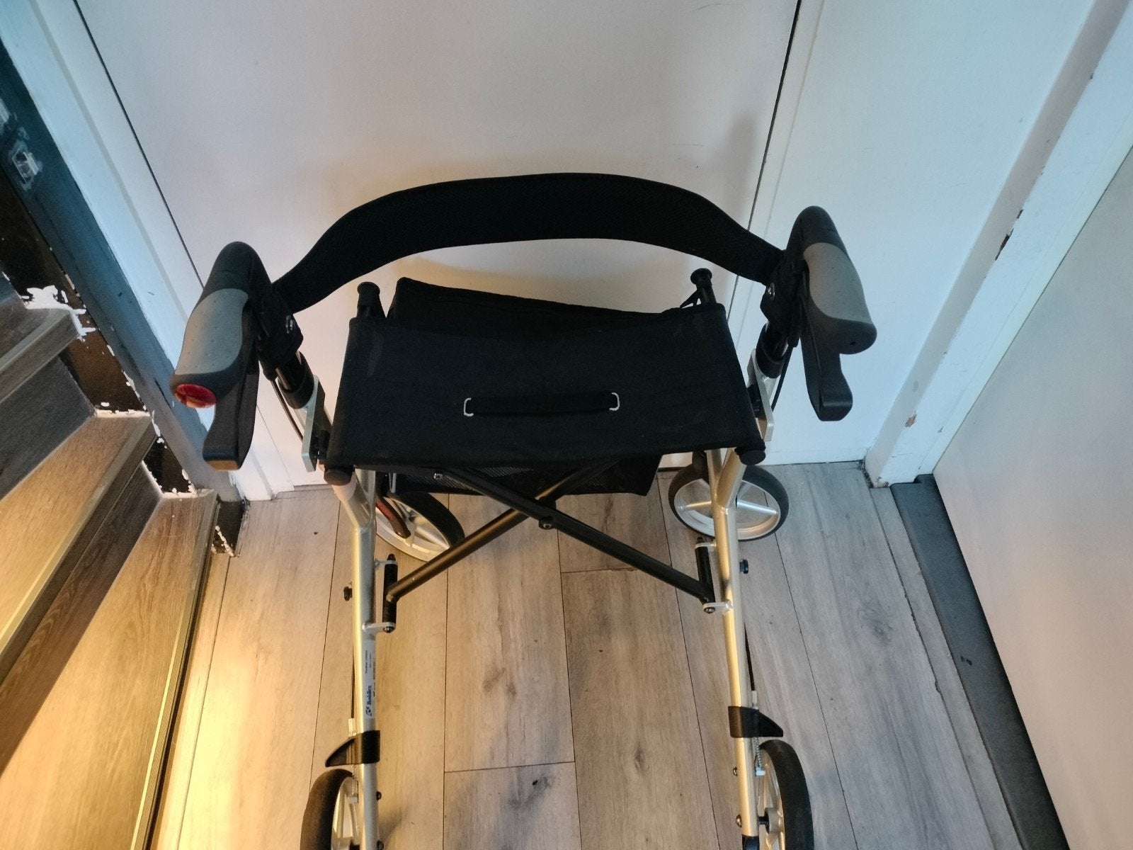 gebruik rollator, Ophalen, Zo goed als nieuw