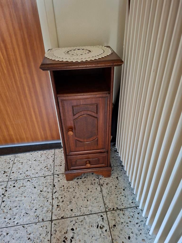 Leuk gaaf bijzet kastje, plantentafeltje, Huis en Inrichting, Slaapkamer | Nachtkastjes, Ophalen, Zo goed als nieuw, Minder dan 45 cm