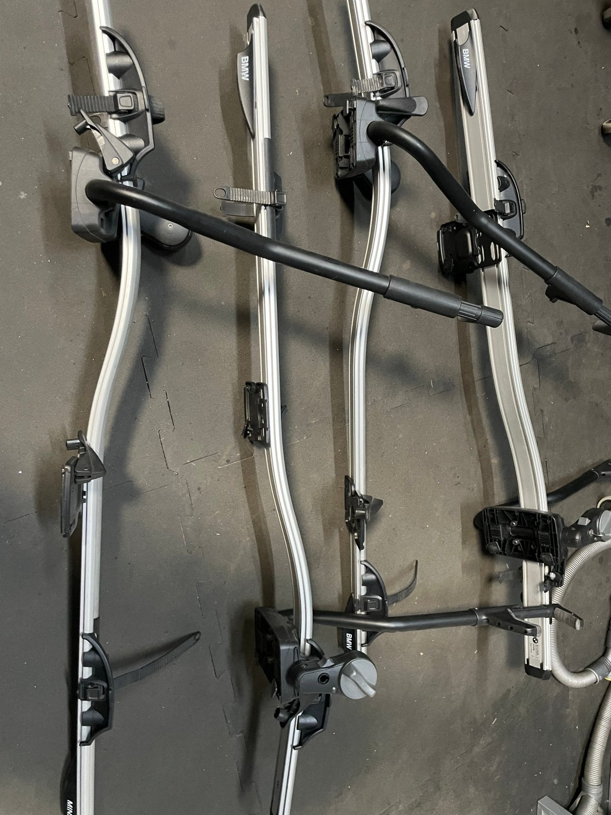 Thule 591 fietsendrager met BMW logo, Ophalen, Gebruikt
