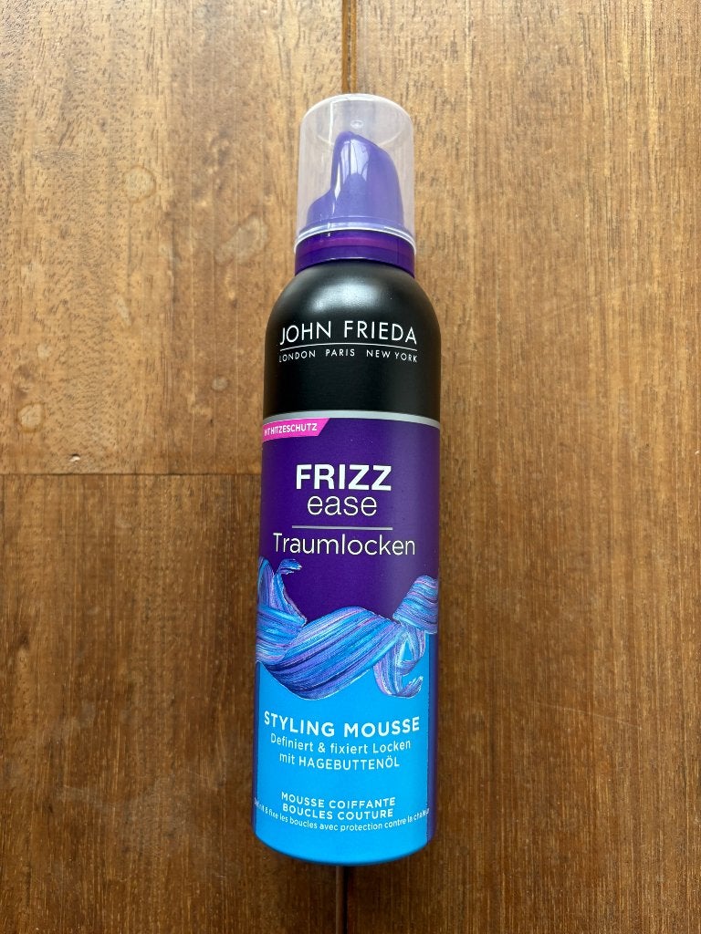 John Frieda Frizz Ease Dream Curls Mousse €6,95, Ophalen of Verzenden, Nieuw, Gel, Wax, Haarlak of Mousse