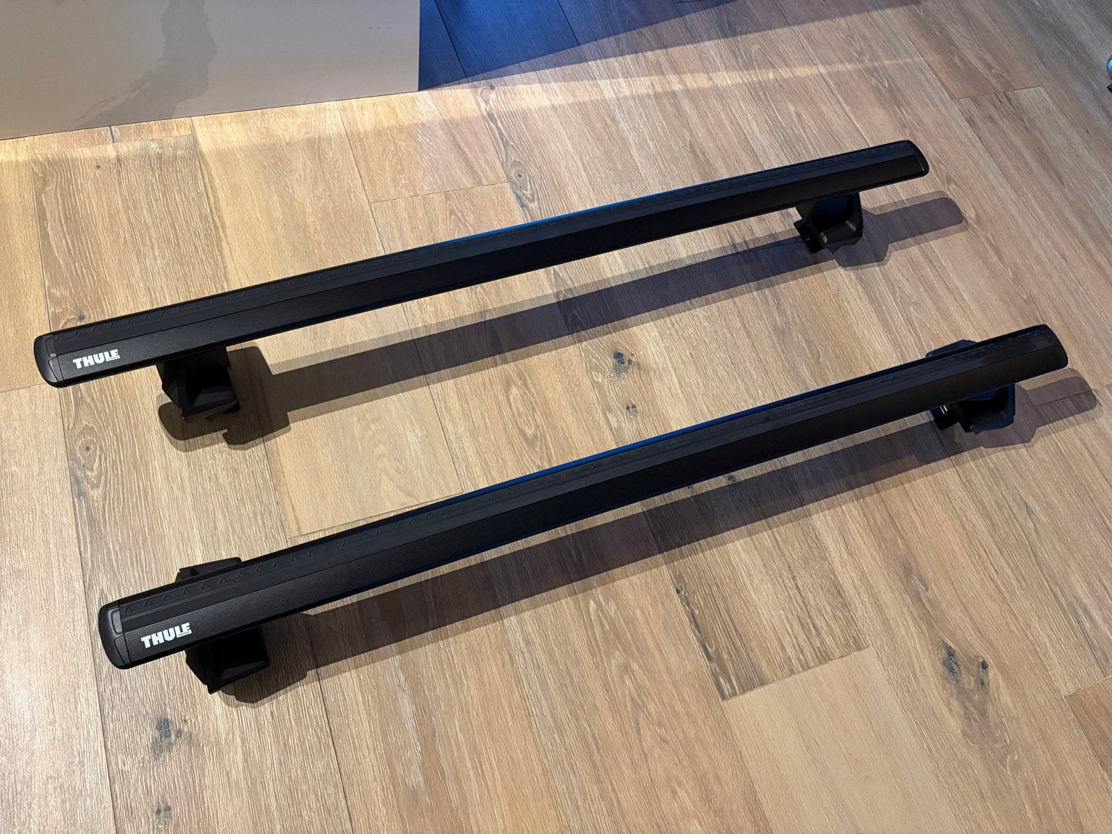 Als nieuw! Leon Hatchback (2020-) Thule Wingbar Evo black, Auto diversen, Dakdragers, Ophalen of Verzenden, Zo goed als nieuw