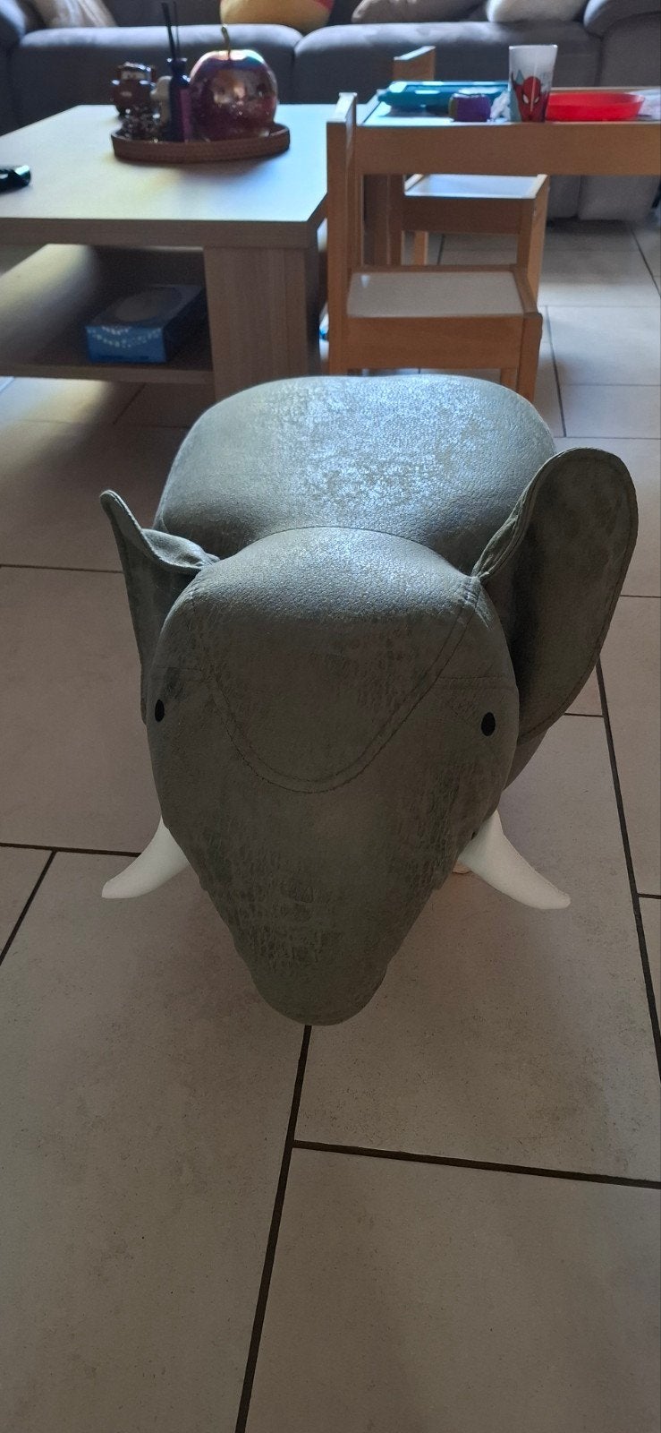 Leuke olifant poef - zo goed als nieuw, Ophalen, Minder dan 50 cm, Minder dan 50 cm, Zo goed als nieuw