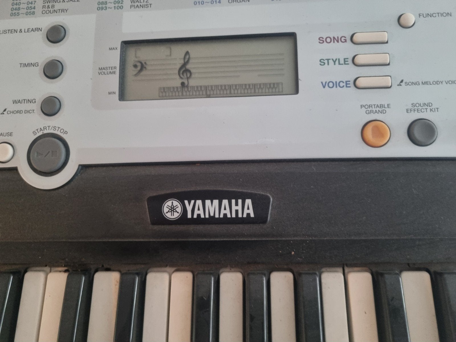 Yamaha keyboard met standaard - Ideaal voor beginners!, Muziek en Instrumenten, Ophalen, Yamaha, Met standaard, 61 toetsen