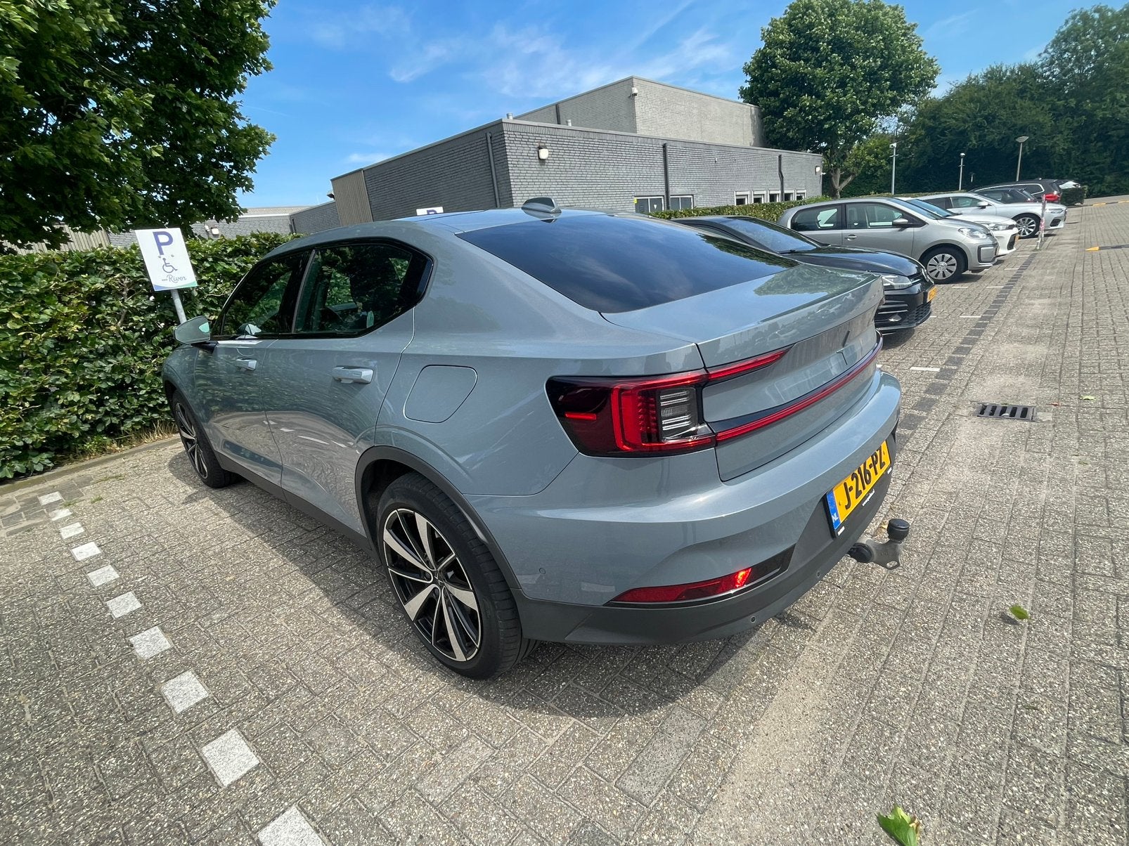 Polestar 2 300kW Long Range Dual Motor 408pk Aut 2021 Grijs(, Auto's, Automaat, Polestar 2, Beige, 110 €/maand