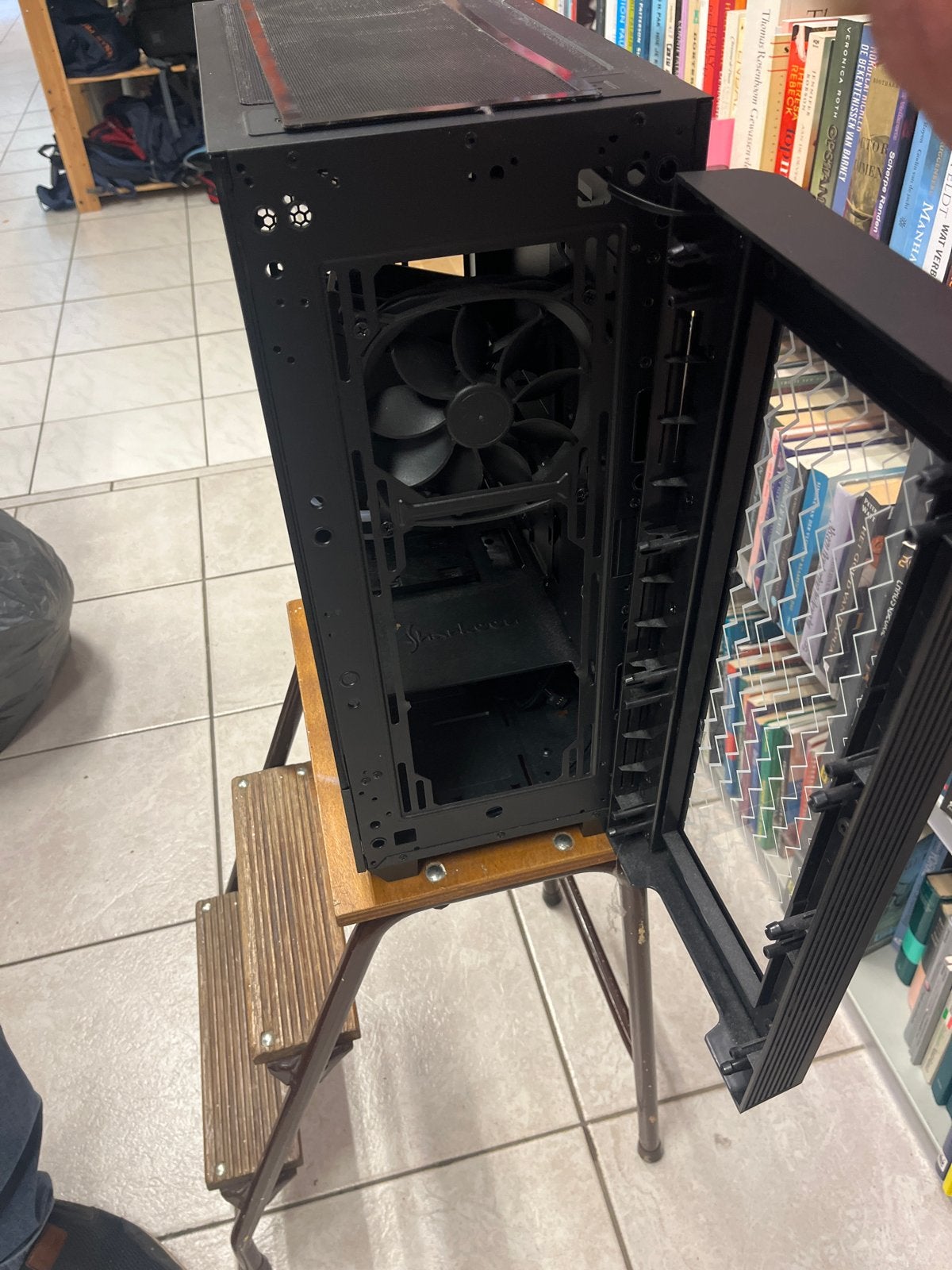 Sharkoon RGB LIT 200 PC Behuizing - Zo goed als nieuw, Ophalen, Zo goed als nieuw, Nvt, Nvt