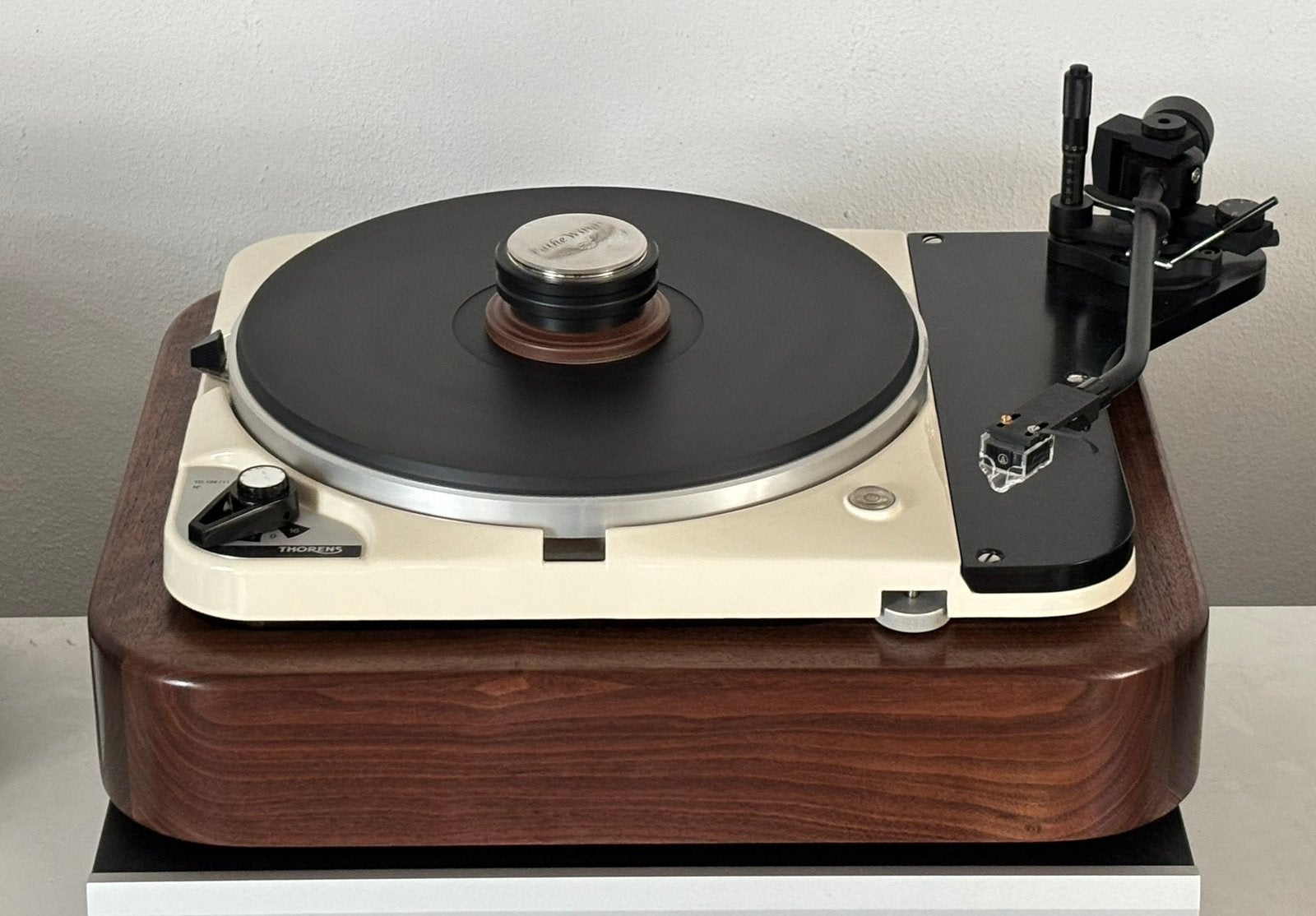 Thorens TD124 notenhouten plinth, Audio, Tv en Foto, Platenspelers, Ophalen of Verzenden, Zo goed als nieuw, Thorens