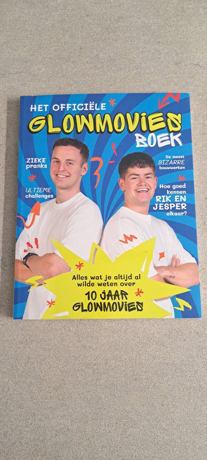 Het Officiële Glowmovies Boek - Riken en Jesper, Ophalen of Verzenden, Zo goed als nieuw, Riken en Jesper, Non-fictie