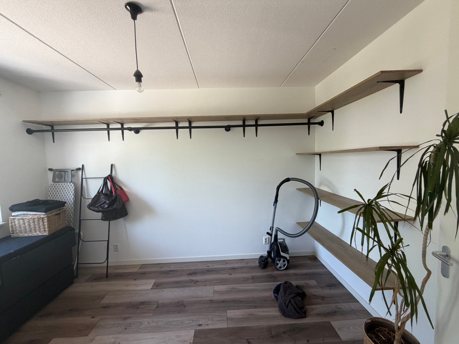 Steigerbuizen & planken (open inloopkast), Ophalen, Minder dan 25 mm, Zo goed als nieuw, Plank