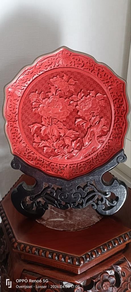 Antiek Chinees Rood Lakwerk Bord met Pioenrozen, Ophalen of Verzenden