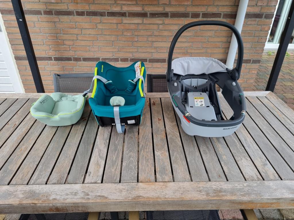 "Redder van je Rug" Set: Maxi-Cosi Coral 360 + FamilyFix PRO, Ophalen, Zo goed als nieuw, Isofix, 0 t/m 13 kg