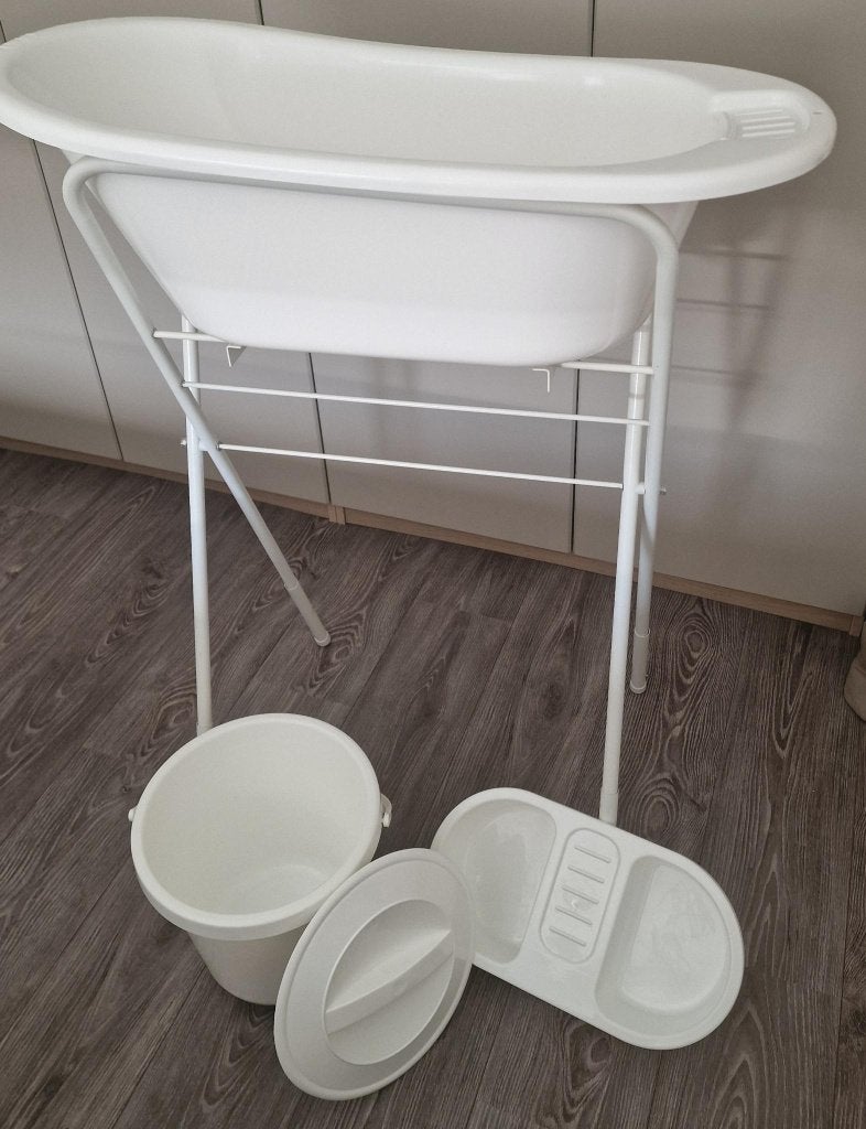 Babybad met verzorgingsset, Ophalen, Zo goed als nieuw, Badje, Standaard