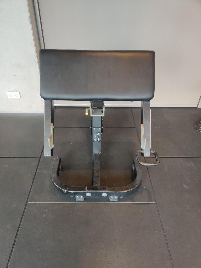 TechnoGym Curl Bench, Sport en Fitness, Ophalen, Gebruikt, Krachtstation, Armen