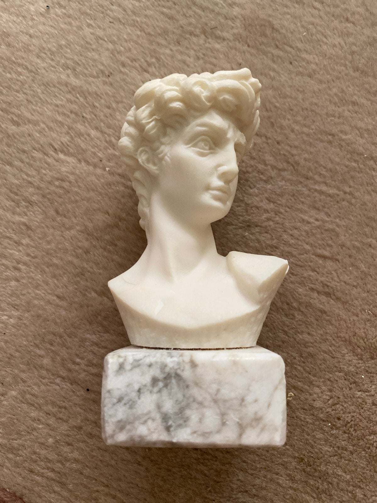 Miniatuur Buste van David op Marmeren Sokkel 12 cm, Antiek en Kunst, Minder dan 20 cm, Buste, Ophalen of Verzenden, Man