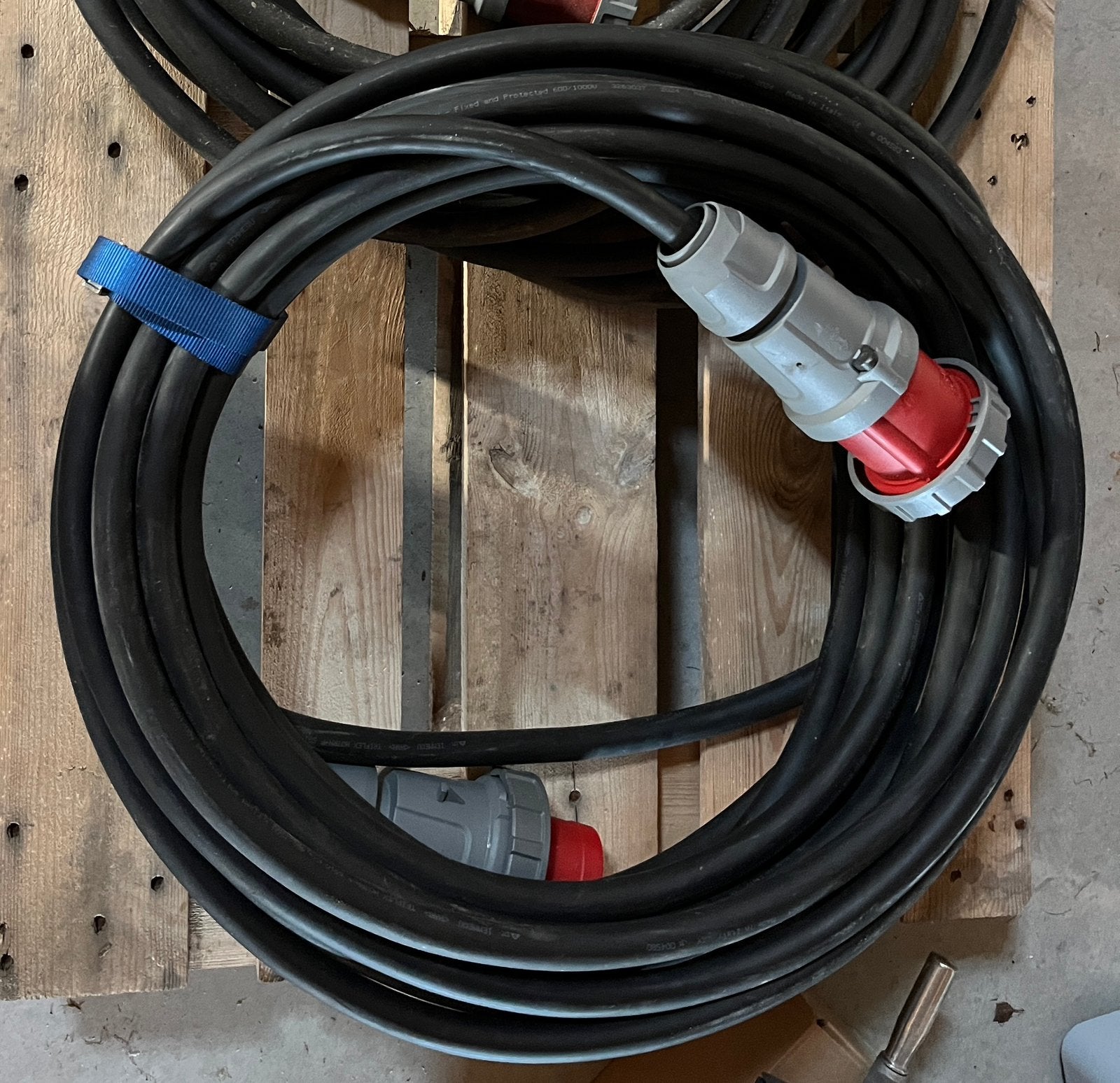 Krachtige CEE verlengkabel 5G10 400V 63A., Ophalen, Gebruikt, Kabel of Snoer