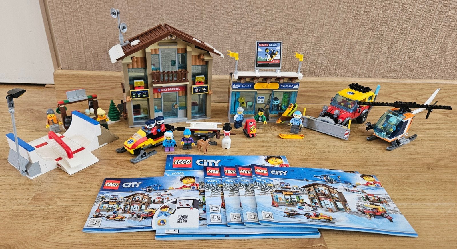 LEGO CITY SKIRESORT 60203, Ophalen of Verzenden, Zo goed als nieuw, Lego