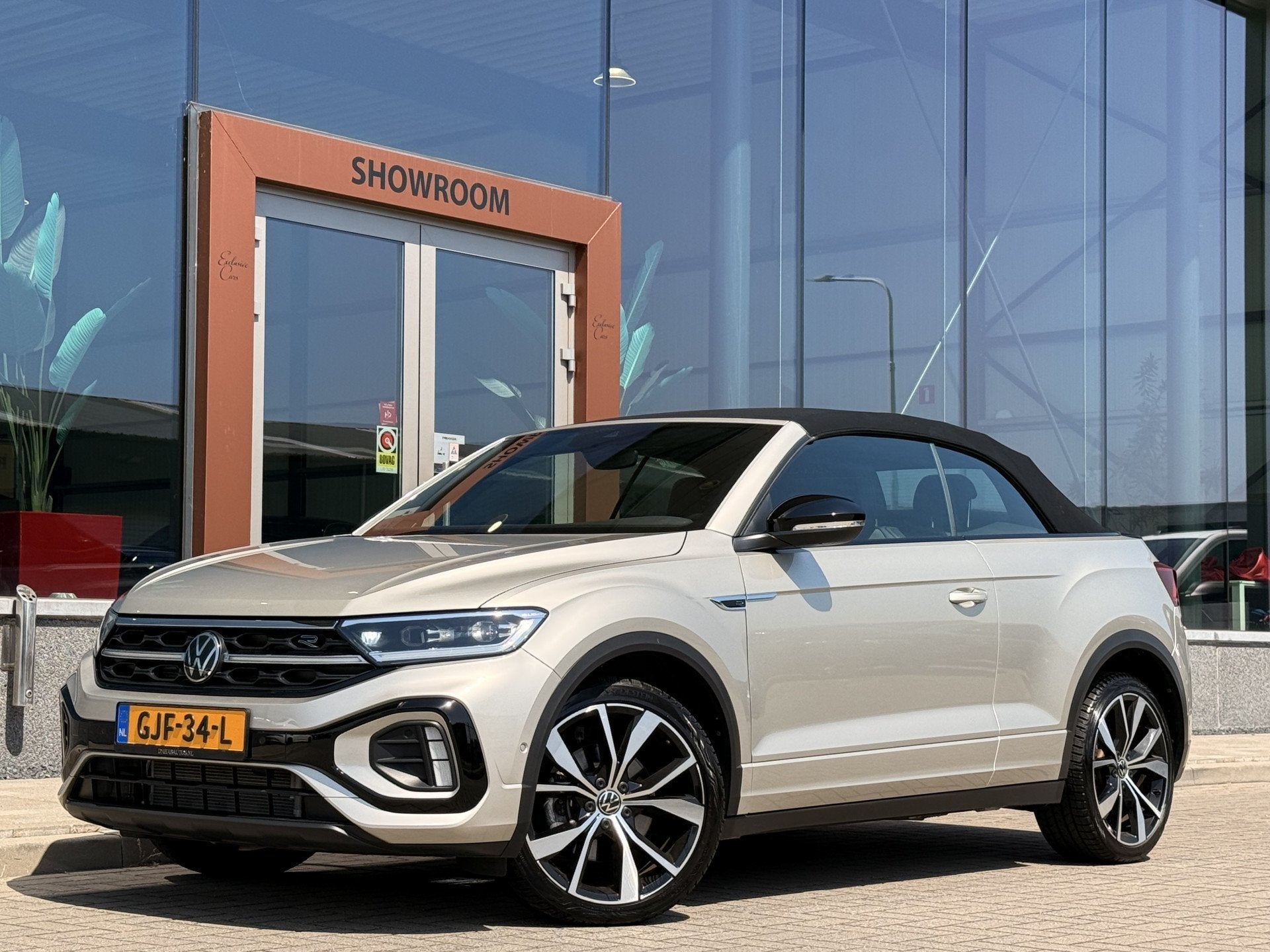 Volkswagen T-Roc Cabrio 1.5 TSI R-Line | ACC | DAB | Alcanta, Auto's, Euro 6, 4 cilinders, Alcantara, 1446 kg