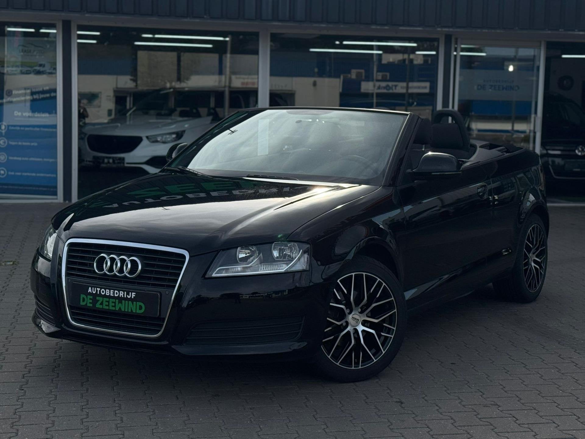 Audi A3 Cabriolet 1.6 Ambition Pro Line|apple carplay|Rijkla, Auto's, Audi, Gebruikt, 4 cilinders, 4 stoelen, Zwart