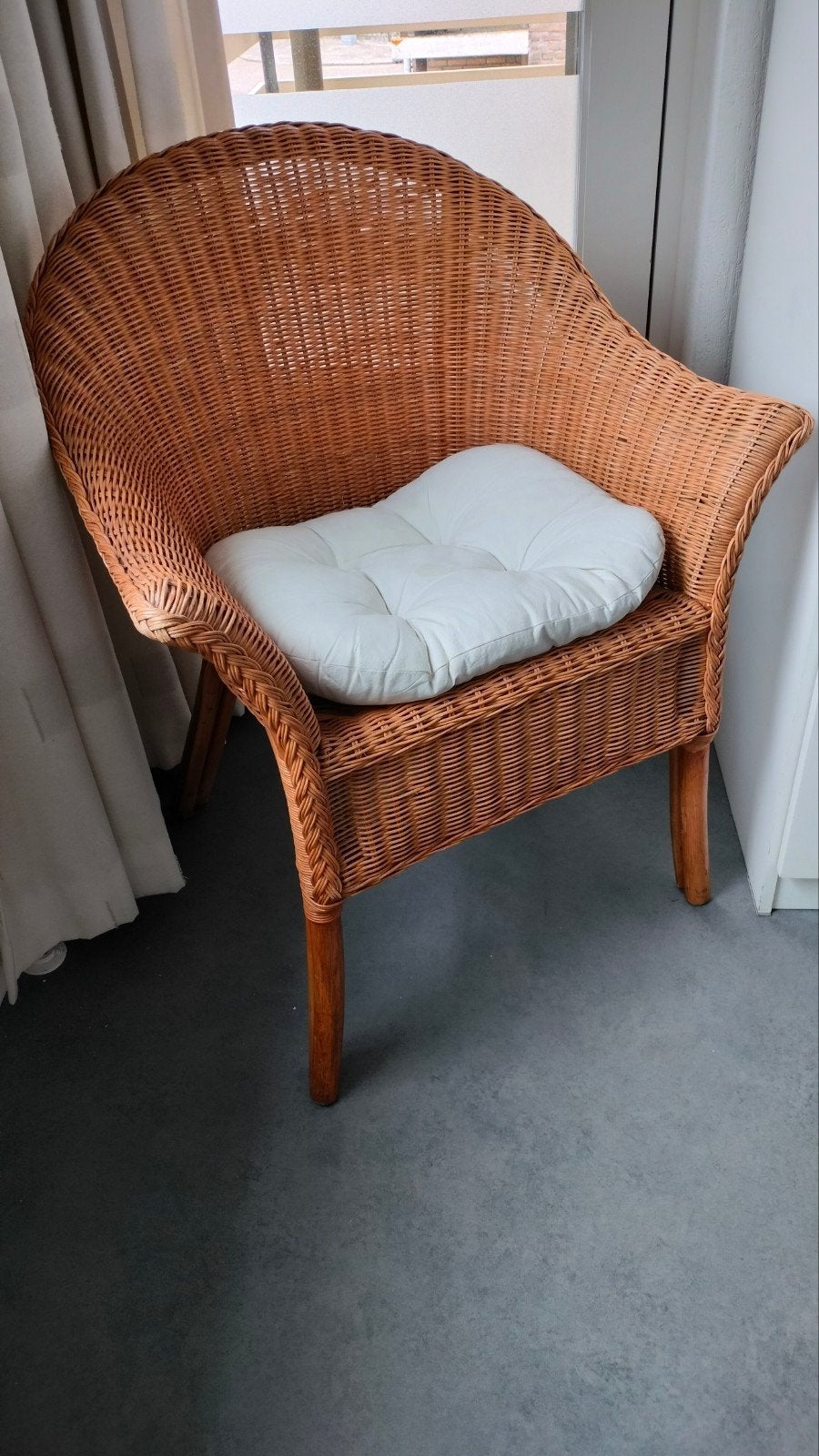 Rieten stoel met kussen, Tuin en Terras, Ophalen, Gebruikt, Rotan