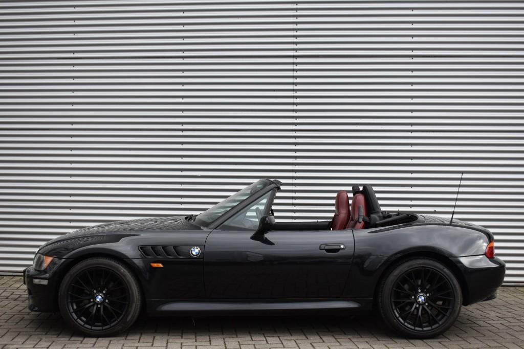 Bmw Z3 2.0 / 6 CILINDER / WIDEBODY / STOELVERWARMING, Auto's, Stoelverwarming, 1350 kg, Zwart, Bedrijf