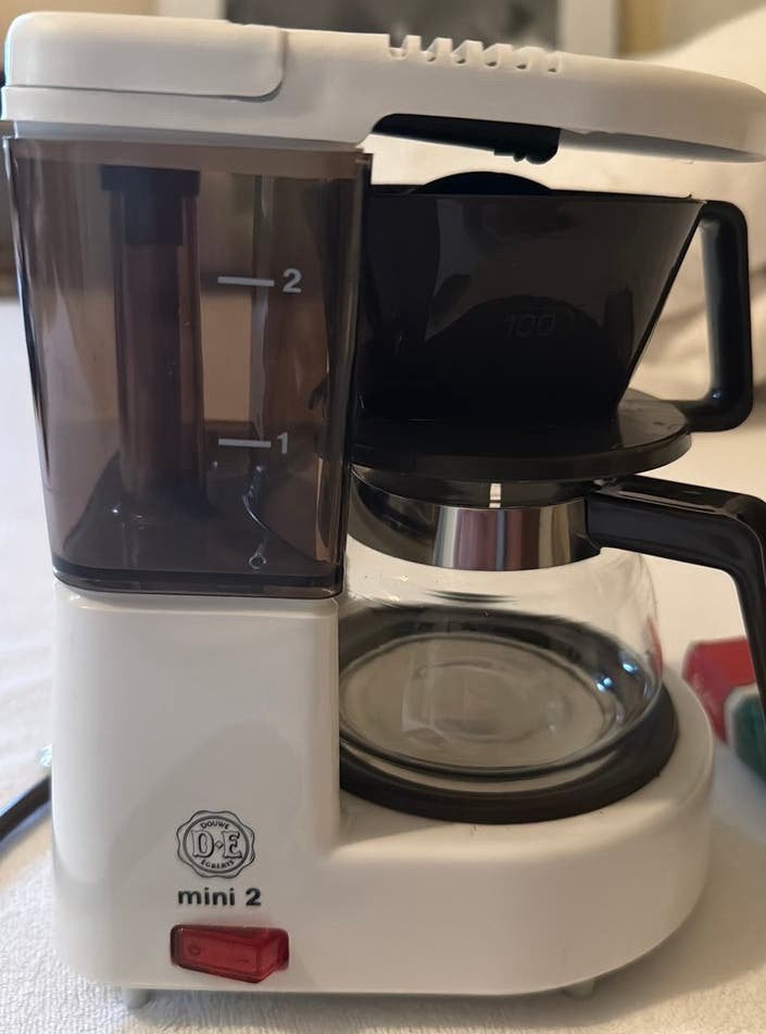Douwe Egberts mini 2 koffiezetapparaat, Ophalen of Verzenden, Zo goed als nieuw, Koffiemachine