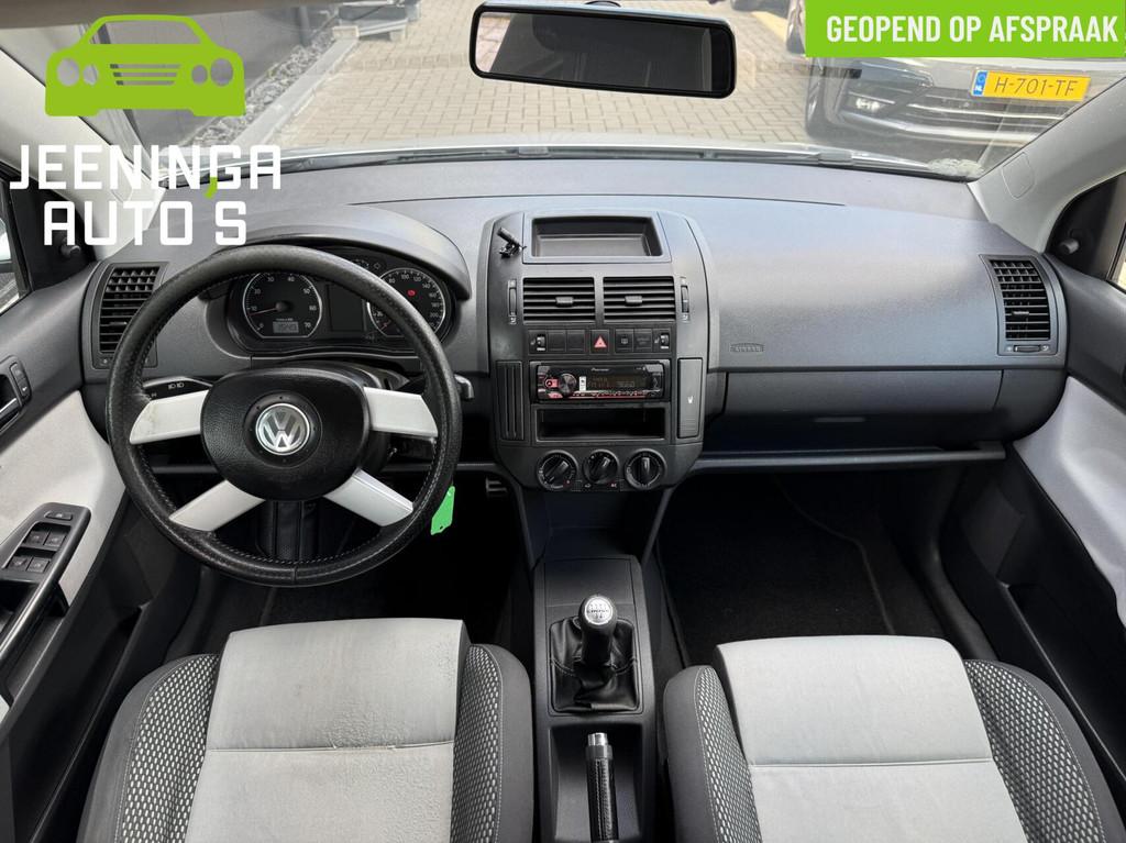 Volkswagen Polo 1.4-16V Cross|Airco|Trekhaak, Voorwielaandrijving, Gebruikt, Zwart, 49 €/maand