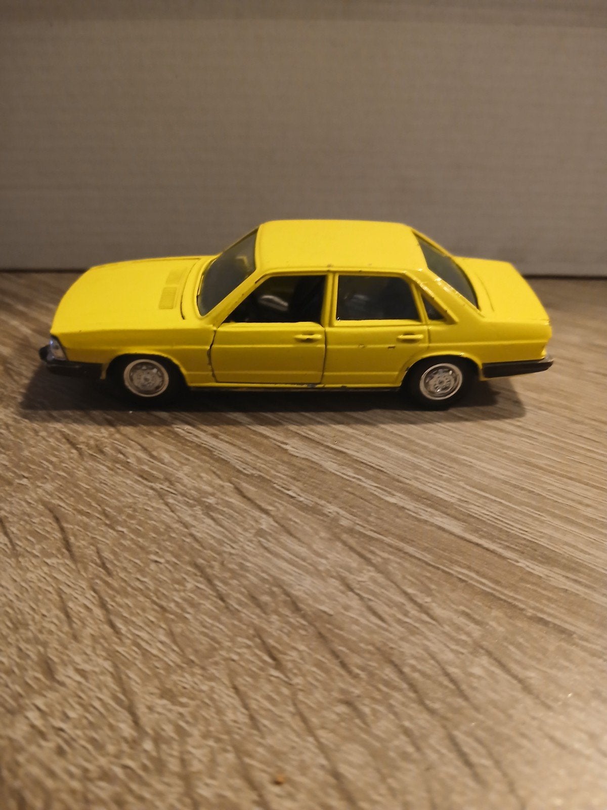 vintage Audi 100 GLS (C2, Typ 43) jaren 80 merk schuco, Ophalen of Verzenden, Auto