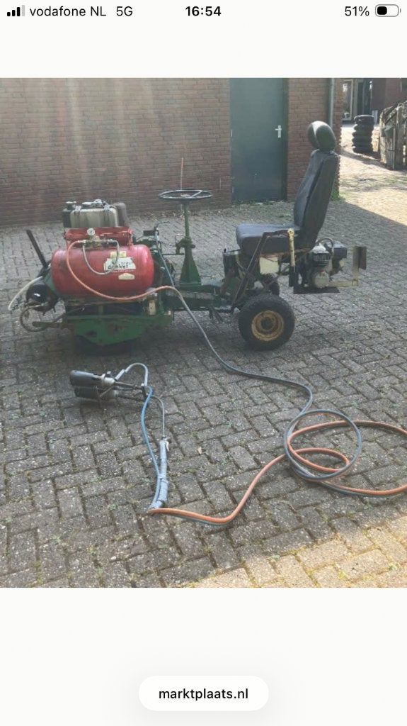 Twee Roberine zitmaaiers zeer veel onderdelen, Ophalen, Gebruikt