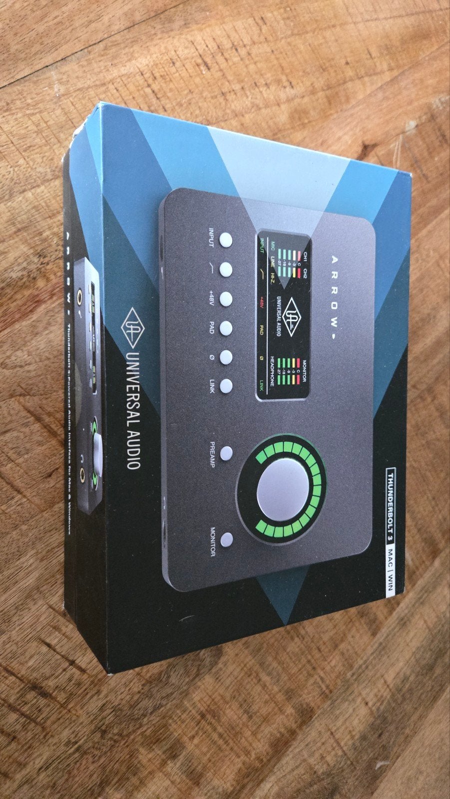 Universal Audio Arrow Thunderbolt 3 Audio Interface, Ophalen of Verzenden, Zo goed als nieuw, Minder dan 5 kanalen, Microfooningang