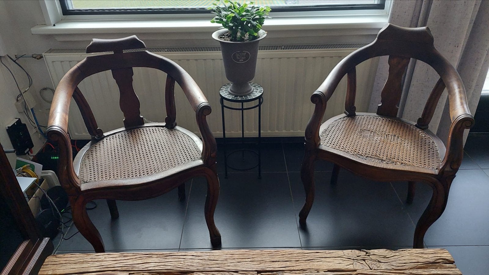 Twee Antieke Kappersstoelen met Rotan Zitting, Ophalen of Verzenden