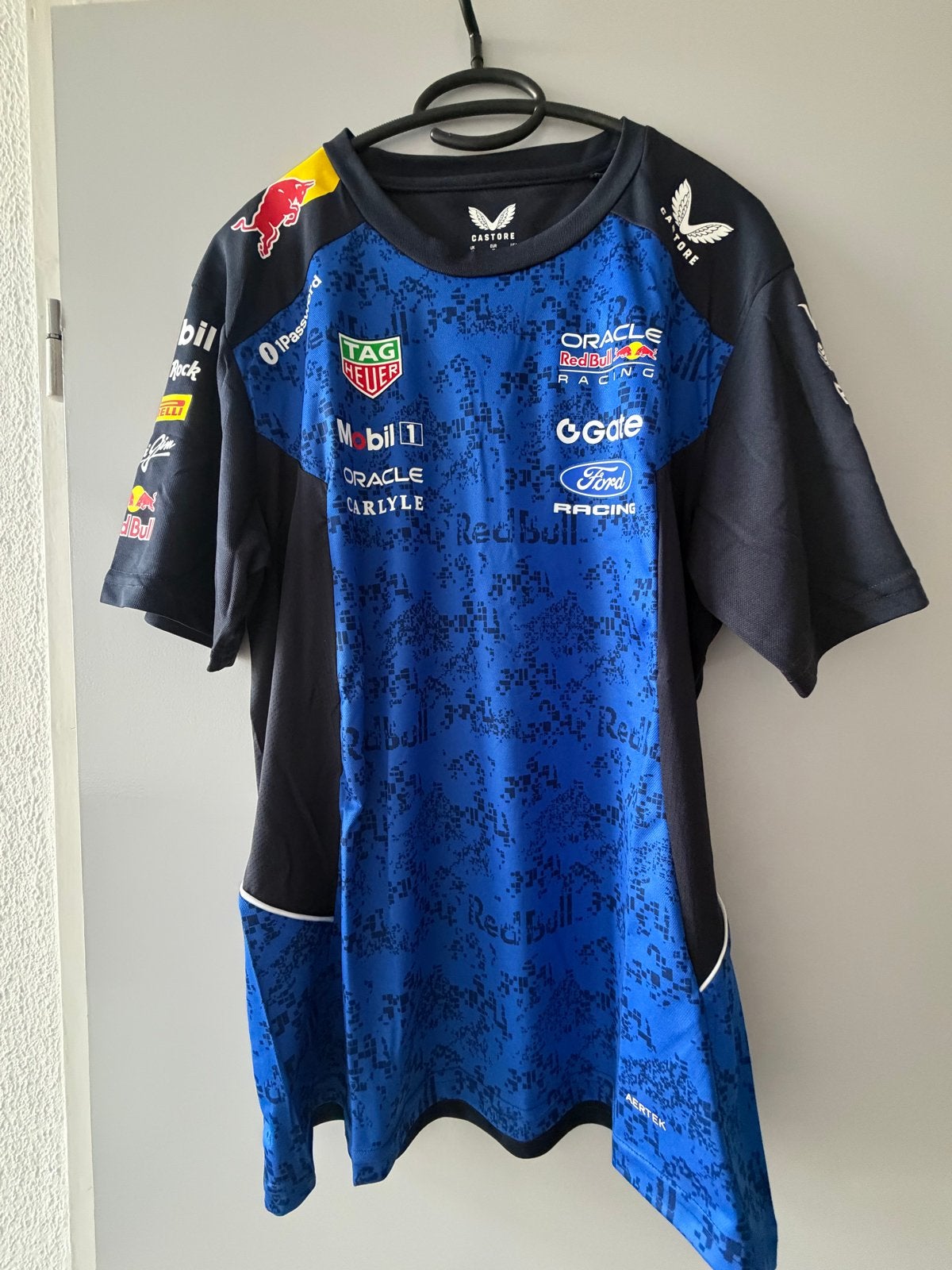 Red Bull Racing F1 2026 Team Shirt Castore Maat L, Kleding | Heren, Maat 52/54 (L), Blauw, Nieuw, Ophalen of Verzenden