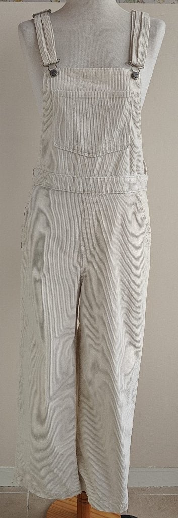 Levi’s roomwitte tuinbroek van ribcord mt. 29 (mt. 36), Wit, Ophalen of Verzenden, Zo goed als nieuw, Maat 36 (S)
