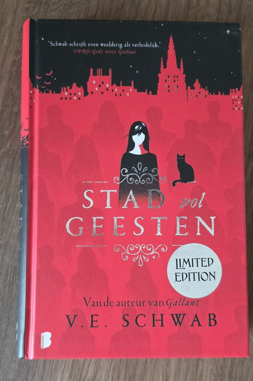 Stad vol Geesten - V.E. Schwab (Limited Edition), Boeken, Ophalen, Nieuw, V.E. Schwab