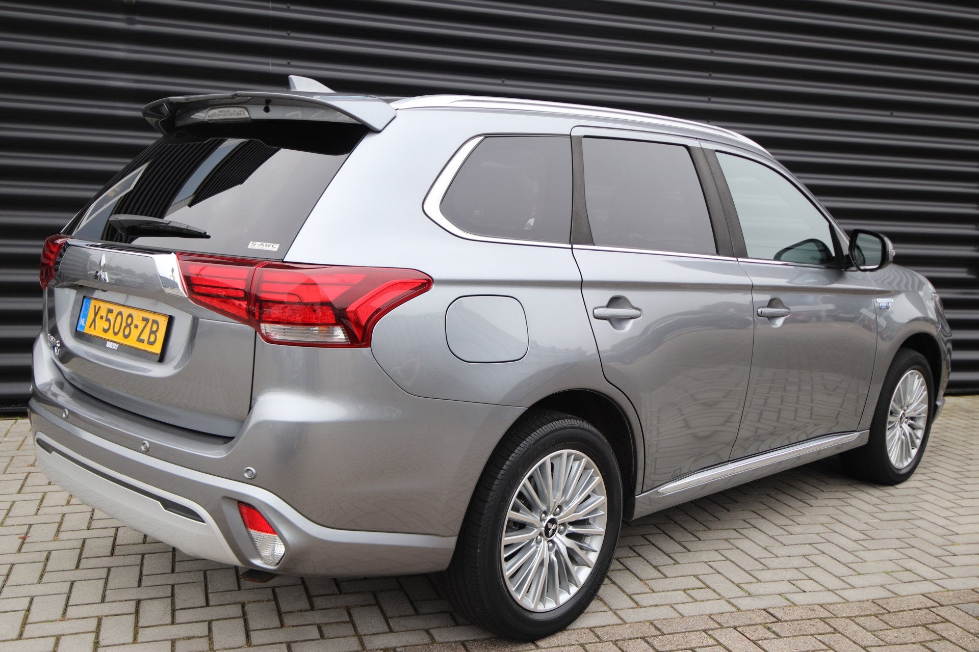 Mitsubishi Outlander 2.4 PHEV Instyle Opendak, Adaptive Crui, Auto's, Automaat, 135 pk, Zwart, 4 cilinders