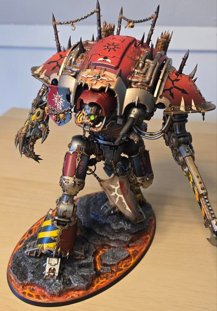 Warhammer 40K Chaos Knight Rampager - Custom Lava Base, Ophalen of Verzenden
