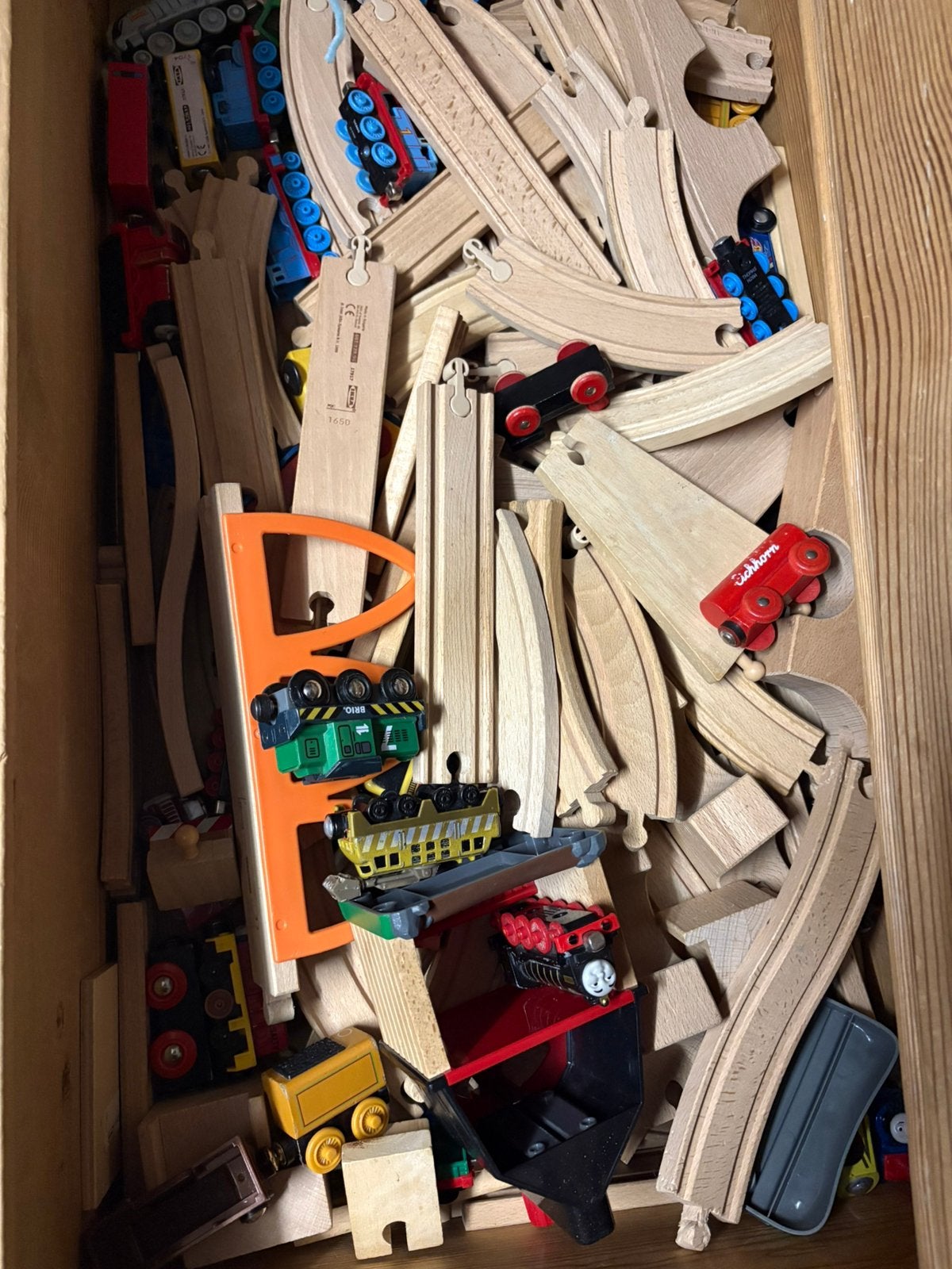 Houten treinbaan met thomas de trein, Ophalen of Verzenden, Zo goed als nieuw