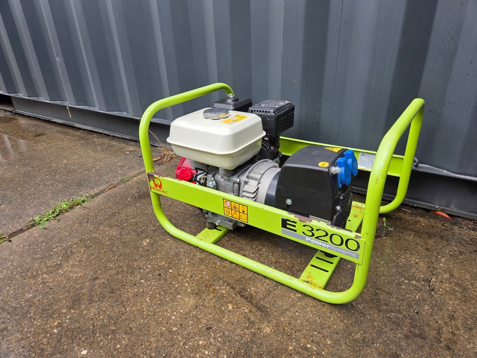 Pramac E3200 Benzine Aggregaat | 2.7 / 3 kVA  | Honda GX160, Ophalen, Gebruikt, Minder dan 5 kVA, Benzine